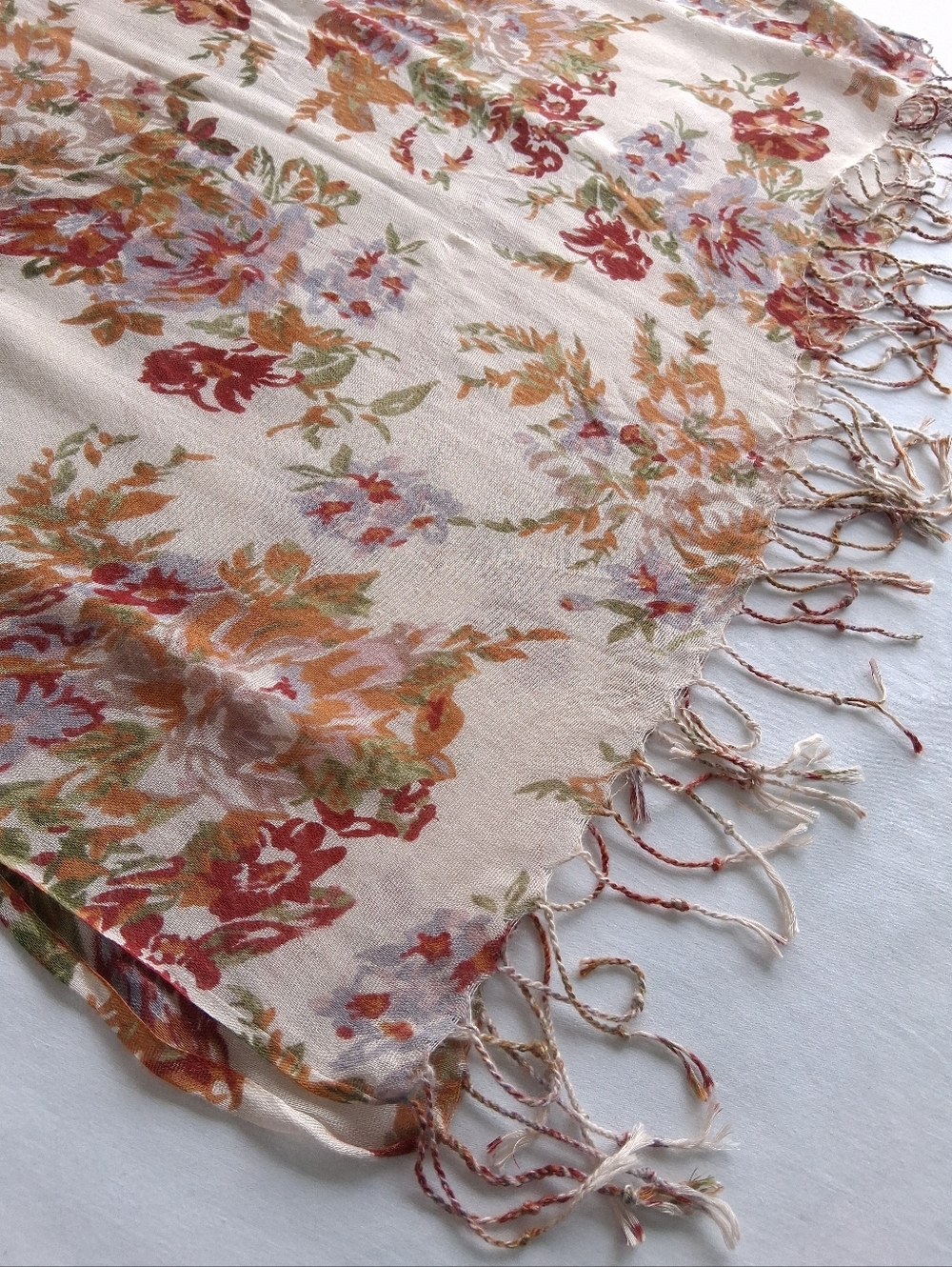 Reitmans Scarf Floral Lightweight Rectangular Cream, Red & green - Picture 8 of 15